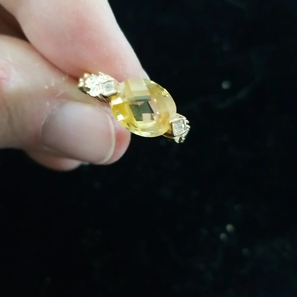 Ring - Picture 4 of 4